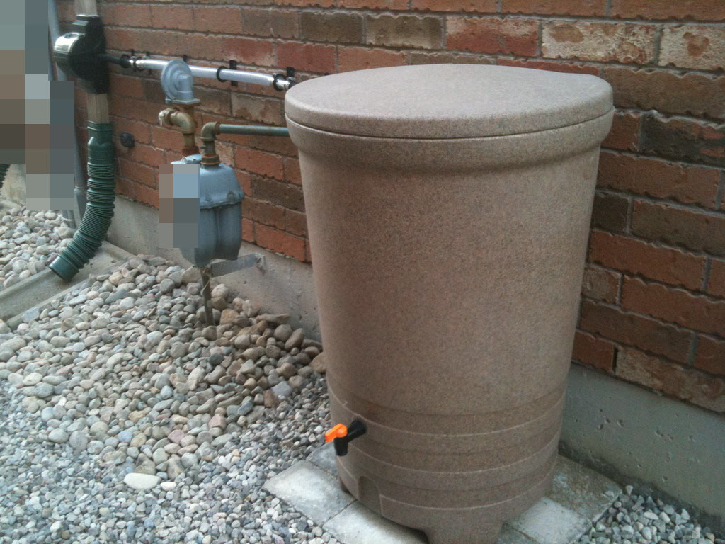 DIY Mod on Fiskars Salsa Rain Barrel Extend the connector hose + Anti