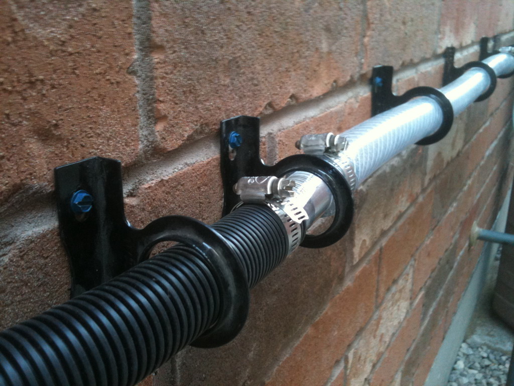 DIY Mod on Fiskars Salsa Rain Barrel Extend the connector hose + Anti