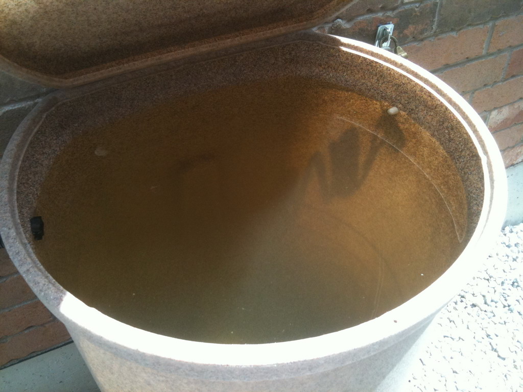 DIY Mod on Fiskars Salsa Rain Barrel Extend the connector hose + Anti