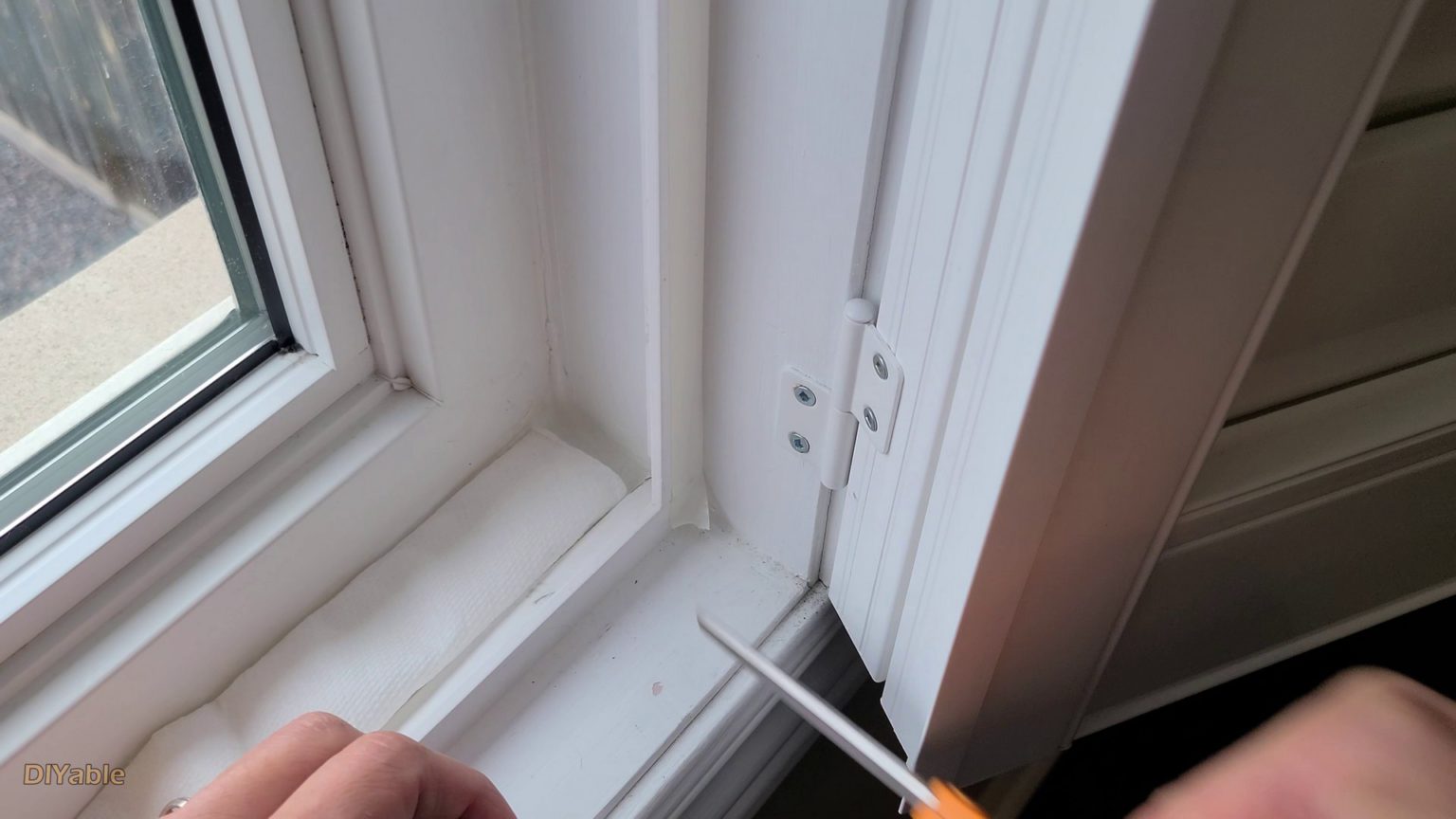 How to install Windows Insulation Kit with Window Shutters?